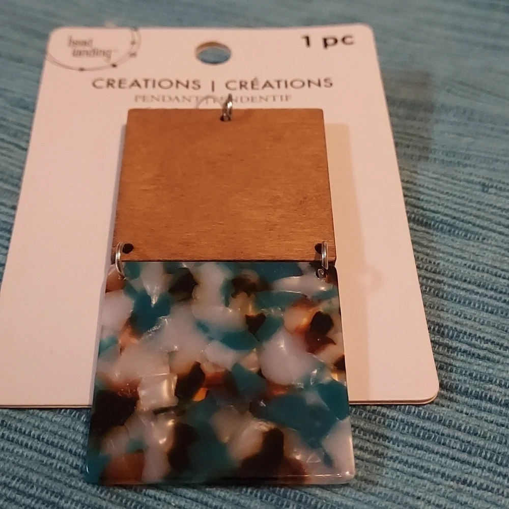 BEAD Landing creations pendant 1pc